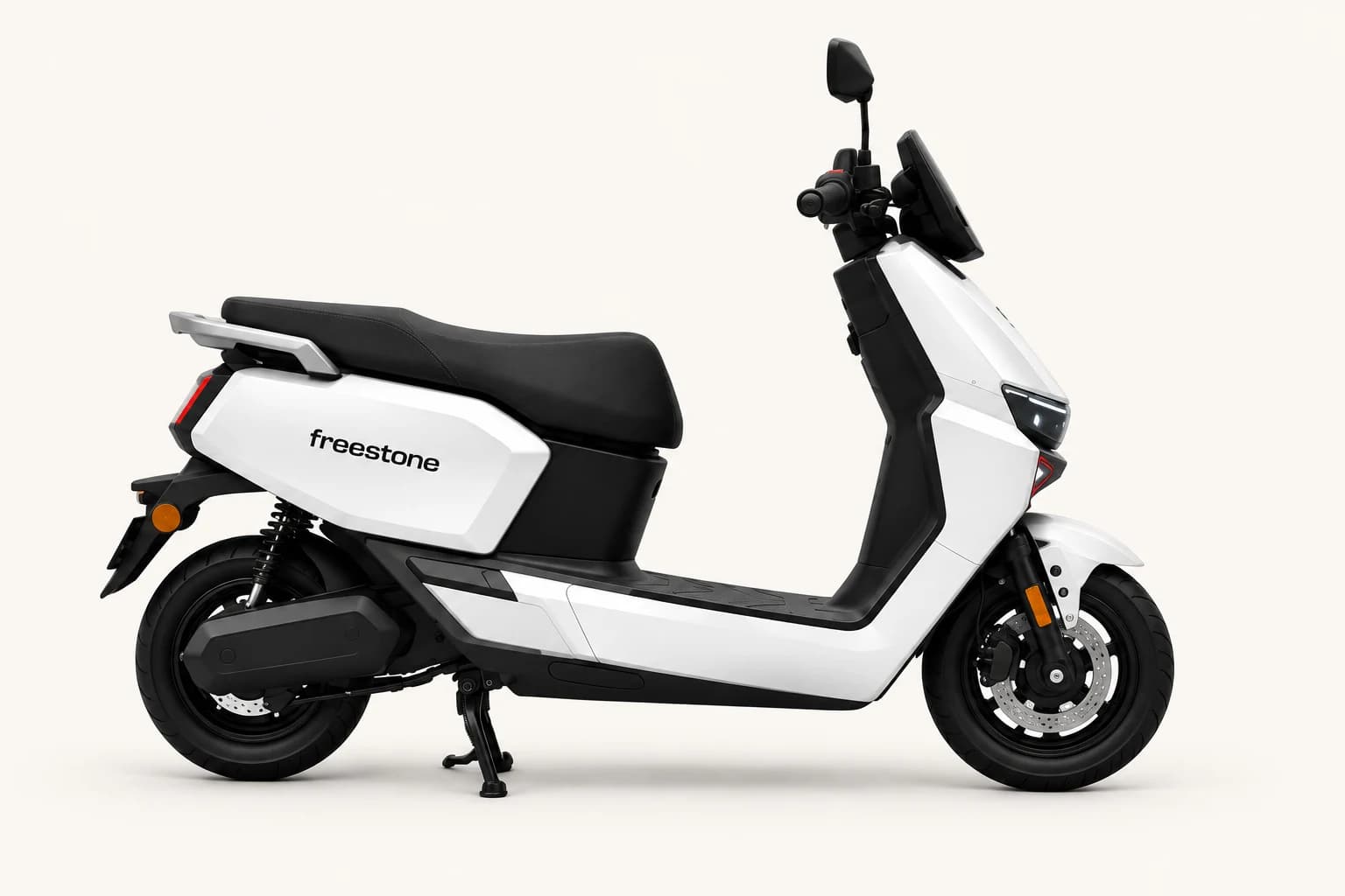 Freestone 02 in Pearl White, side profile