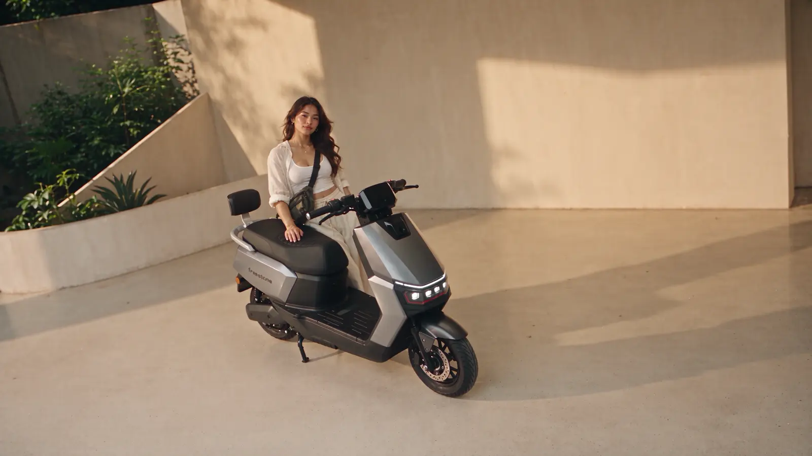A closer look at Freestone, from the wheels and lights to the controls and bodywork.
